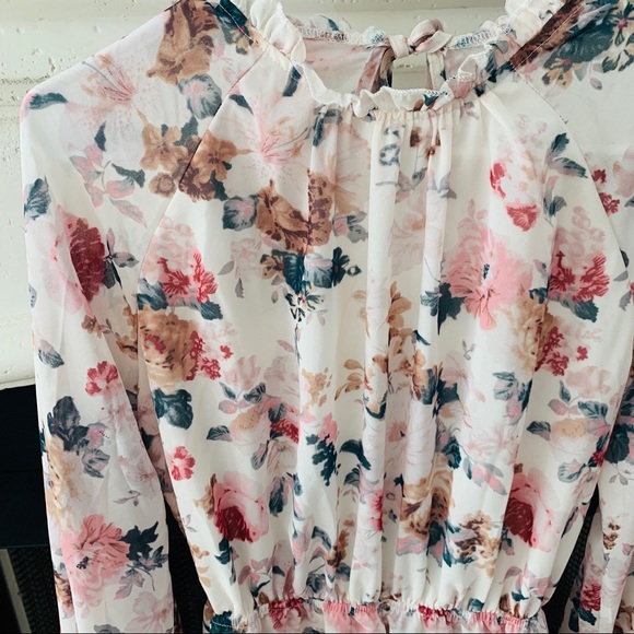 NWOT Floral Open Back Romper - Picture 5 of 8